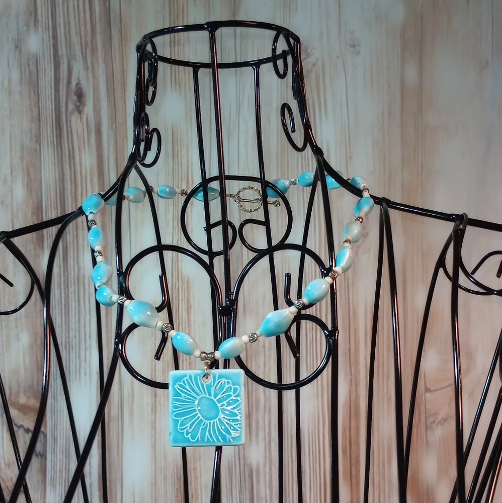 Blue Flower Ceramic Bead Necklace - Picture 4 of 14